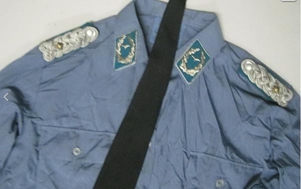 NVA Uniform Diensthemd Luftwaffe Krawatte Effekten Schulterstücke Fasching Major
