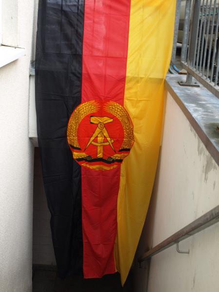 orig DDR Fahne Fensterfahne Ostalgie Fasching Mottoparty Museum FDJ SED NVA
