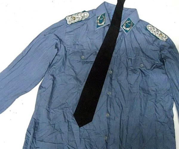 NVA Uniform Diensthemd Luftwaffe Krawatte Effekten Schulterstücke Fasching Major